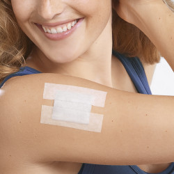 Leukoplast Leukopor® – hipoalergiczny plaster w rolce dla wrażliwej skóry