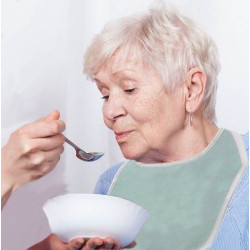 Śliniak do karmienia chorych wiązany Halcamp 25x30