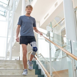 Orteza Stawu Kolanowego Stabilizująca Rzepkę Bauerfeind Genu Train p3