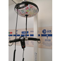 Podnośnik Sufitowy Luna Winncare – Innowacja i Bezpieczeństwo w Opiece Nad Pacjentami