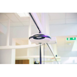 Podnośnik Sufitowy Luna Winncare – Innowacja i Bezpieczeństwo w Opiece Nad Pacjentami