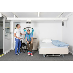 Podnośnik Sufitowy Luna Winncare – Innowacja i Bezpieczeństwo w Opiece Nad Pacjentami