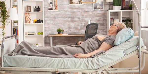 Jak ustawić ciśnienie w materacu przeciwodleżynowym?