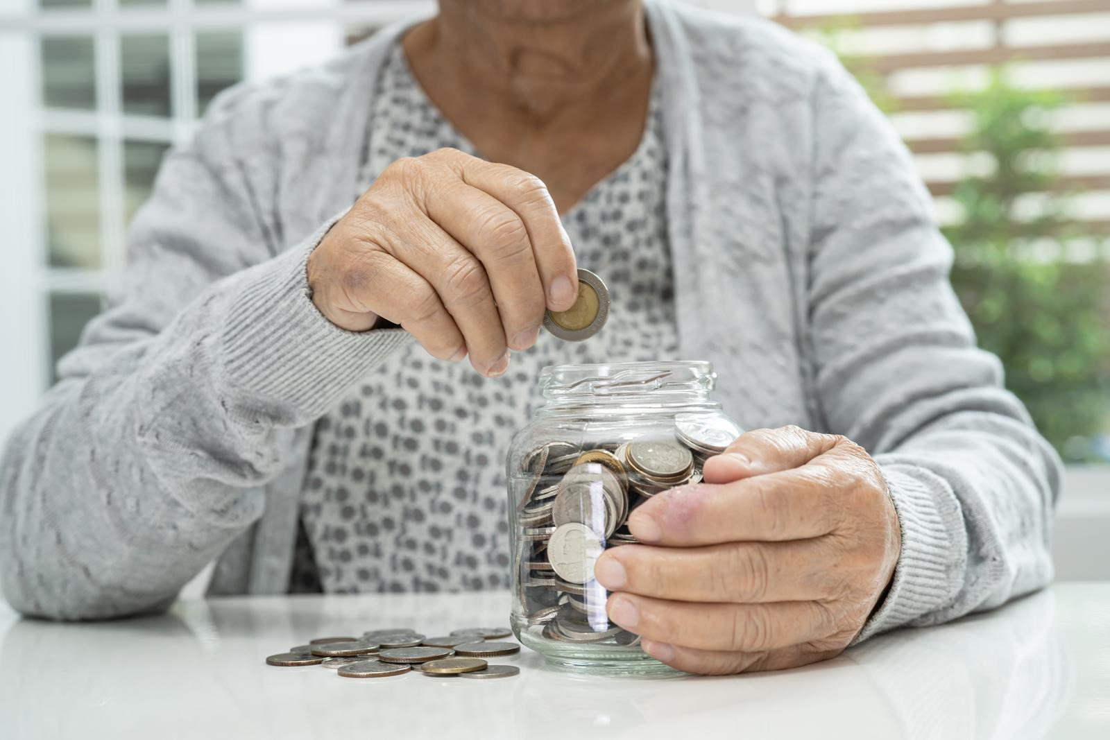 Dodatki dla emerytów – 13 i 14 emerytura, 500+ dla seniorów, dodatki pielęgnacyjne i inne